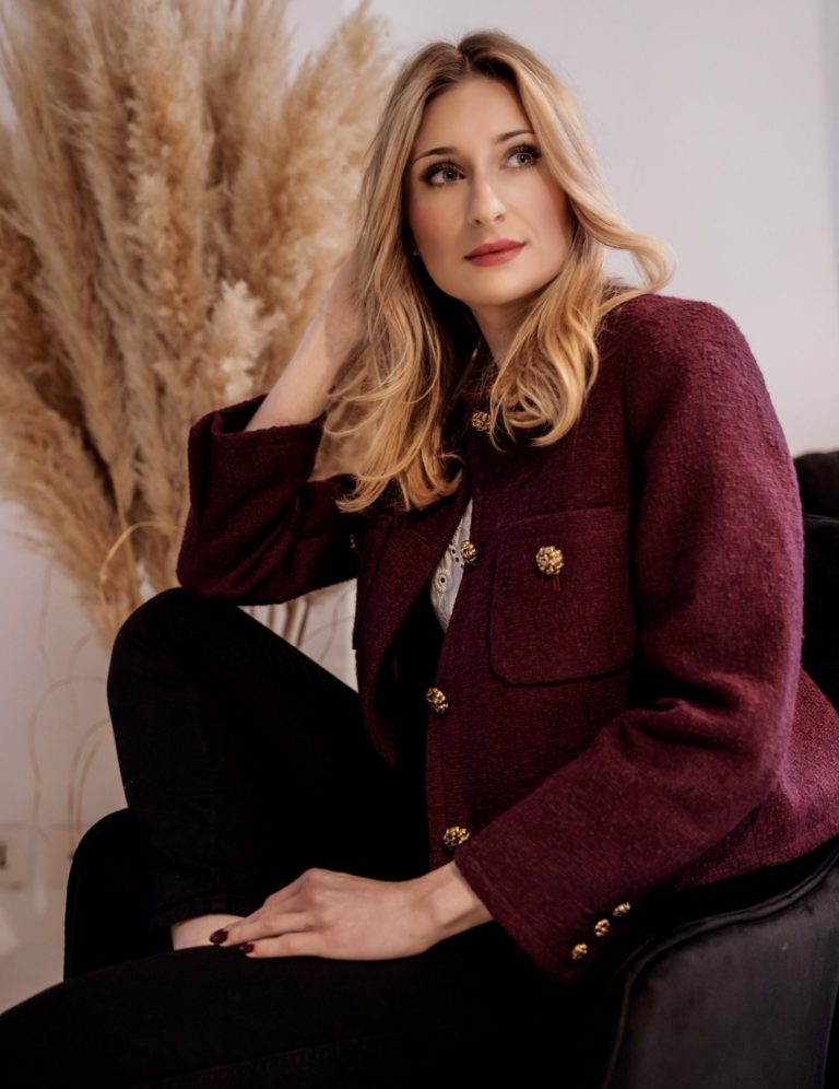 Consultation naturopathie Formulaire de consultation rempli et un stylo à côté.